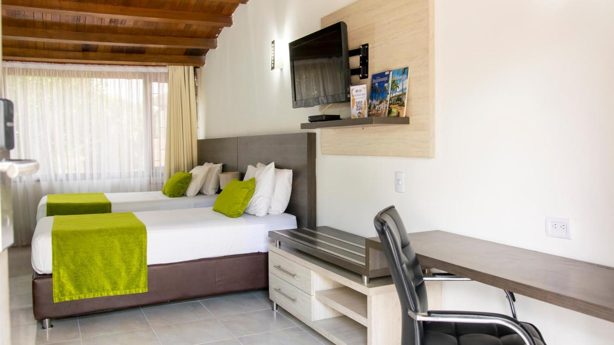 Hotel San Juan Internacional Girón Buitenkant foto