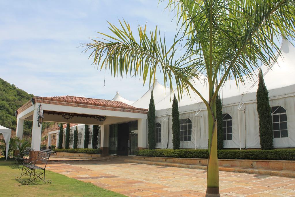Hotel San Juan Internacional Girón Buitenkant foto